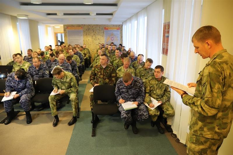 В Уральском округе Росгвардии стартовал зимний период обучения