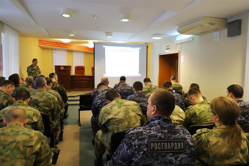 В Уральском округе Росгвардии состоялся Единый день информирования