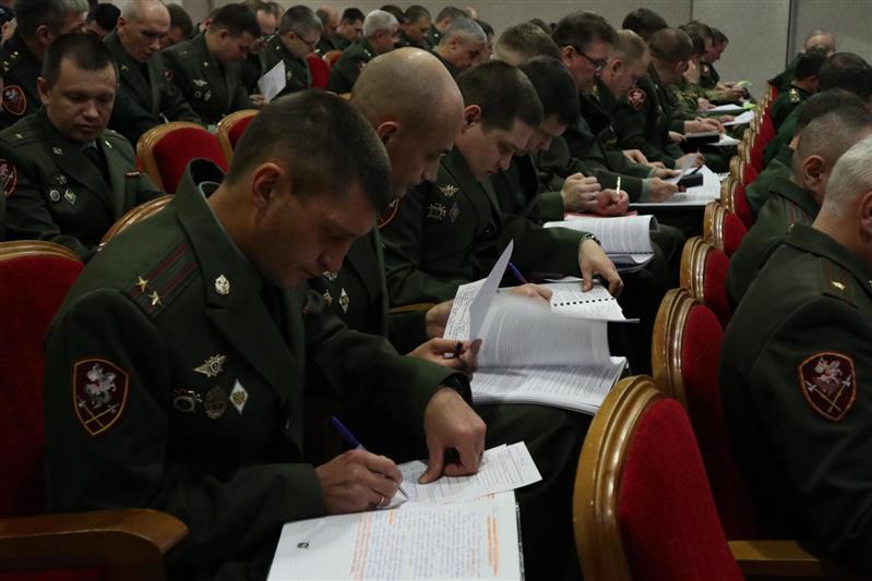 В управлении Уральского округа Росгвардии состоялись занятия по профессионально-должностной подготовке