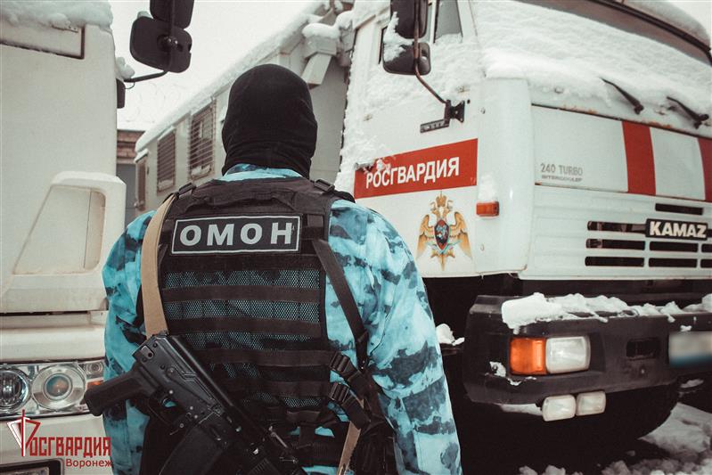 При содействии воронежского ОМОН пресечено производство фальсифицированной табачной продукции