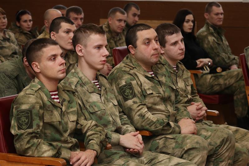 Краснодарские росгвардейцы встретились с поэтессой-блокадницей Лидией Тимофеевной Хямеляниной