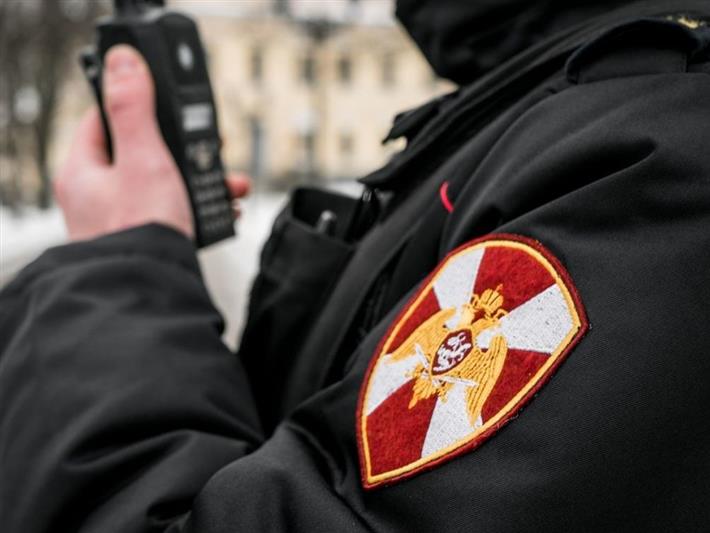 В Алтайском крае сотрудниками Росгвардии задержан подозреваемый в краже у организации крупной суммы денег 