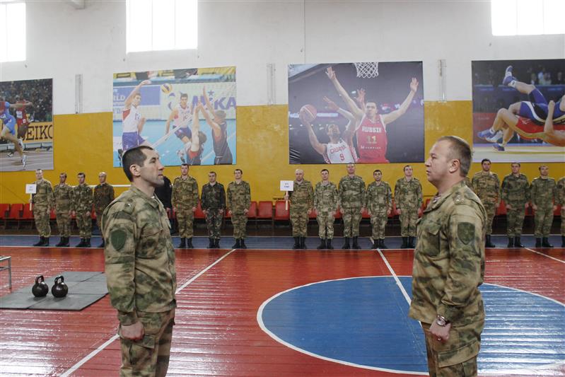 В махачкалинском соединении Росгвардии состоялся чемпионат по гиревому спорту