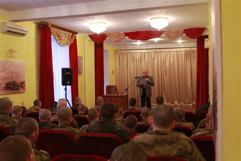 Литературный вечер в память о Великой Победе прошёл в Центральном узле связи Росгвардии (видео)