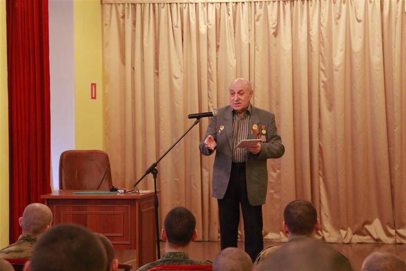 Литературный вечер в память о Великой Победе прошёл в Центральном узле связи Росгвардии (видео)