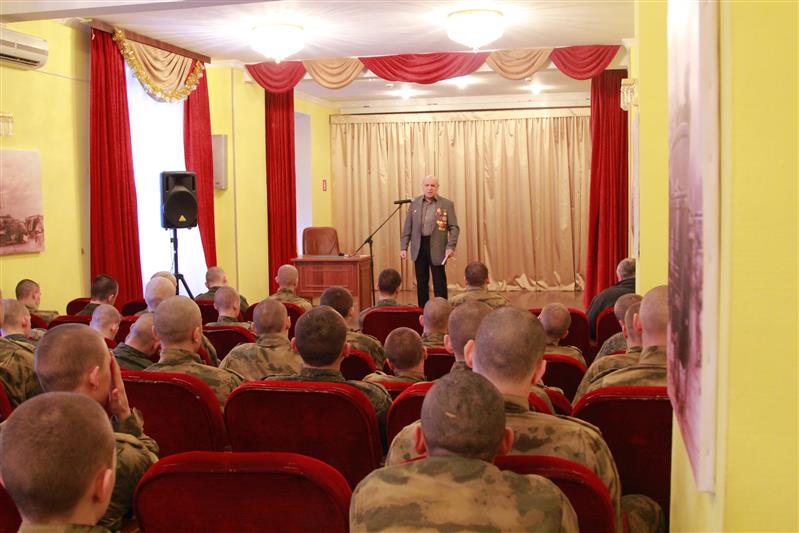 Литературный вечер в память о Великой Победе прошёл в Центральном узле связи Росгвардии (видео)