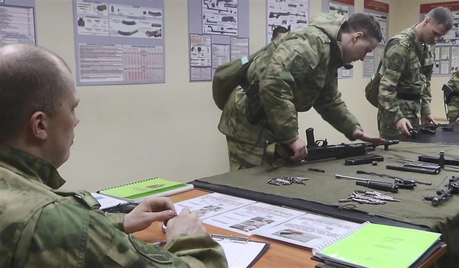 В управлении Уральского округа Росгвардии состоялись занятия по профессионально-должностной подготовке