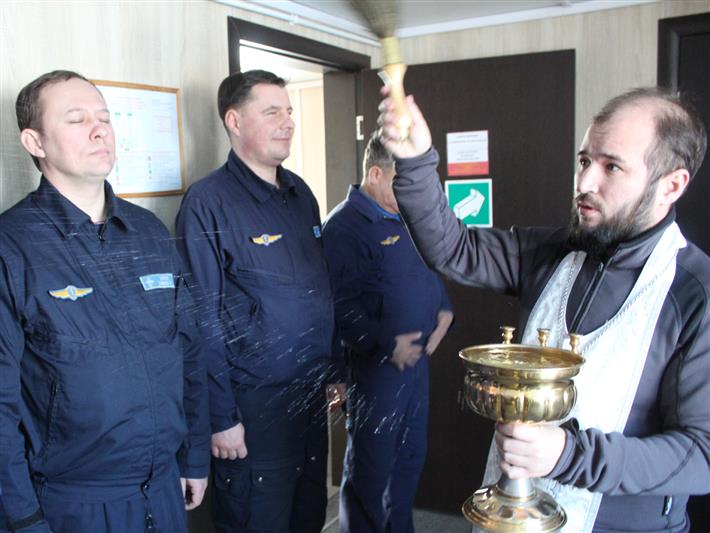Клирик Казанского храма Божьей Матери благословил военнослужащих иркутской авиационной эскадрильи Росгвардии 
