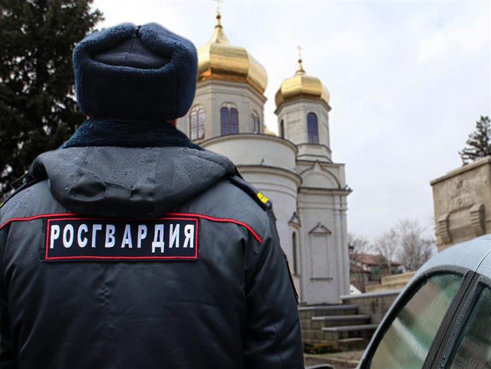 В Рождество на Урале военнослужащие и сотрудники Росгвардии обеспечивают охрану общественного порядка