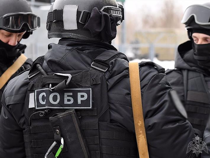 Красноярский СОБР оказал содействие полицейским в задержании подозреваемой в сбыте наркотических средств