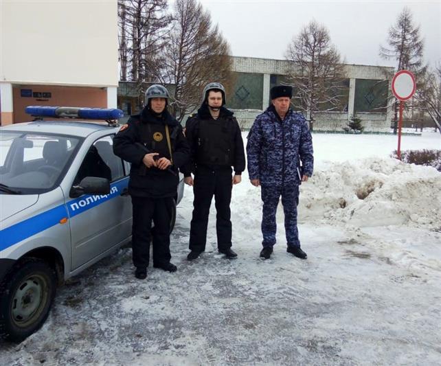 В Тамбовской области сотрудники Росгвардии задержали нетрезвого мужчину, который угрожал расправой своему несовершеннолетнему сыну