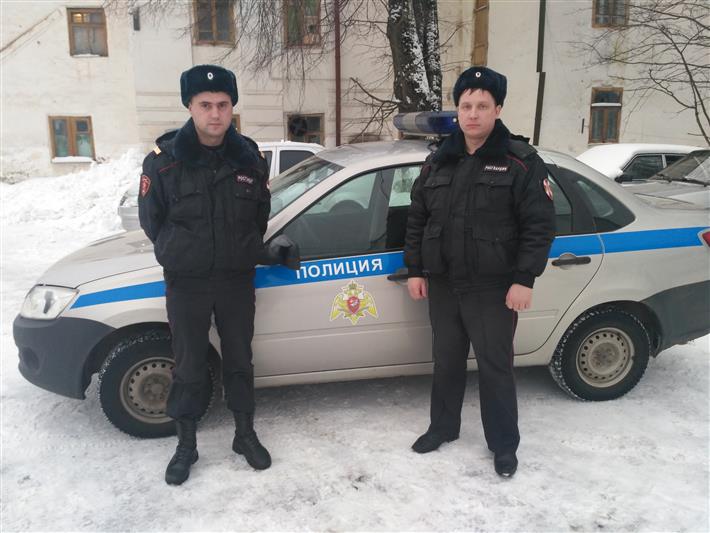 В Великом Устюге сотрудники Росгвардии задержали хулигана, который разбил несколько стёкол в окнах библиотеки