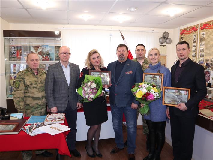 Представители спецназа «Витязь» поблагодарили томских росгвардейцев за проводимую работу с молодёжью