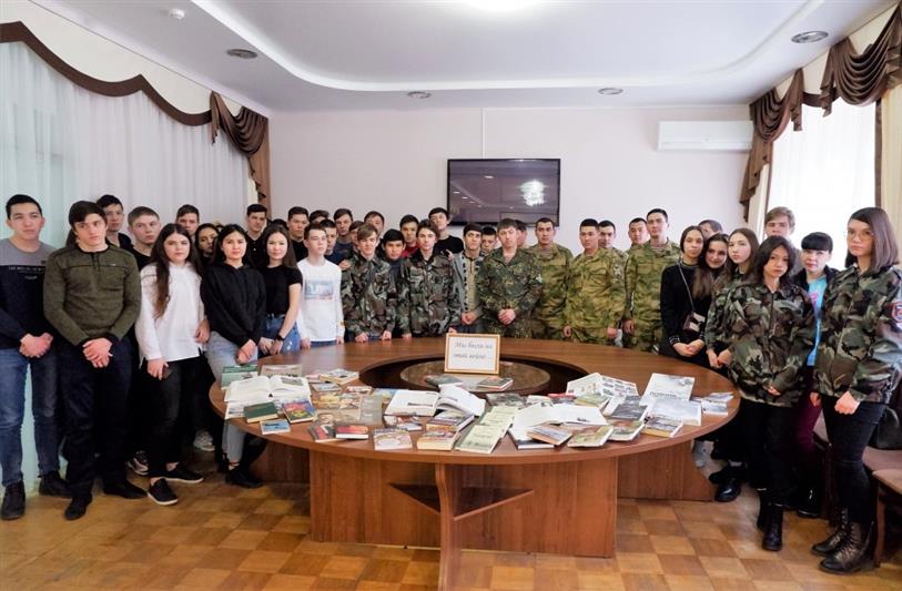Военнослужащие астраханского батальона Росгвардии почтили память псковских десантников
