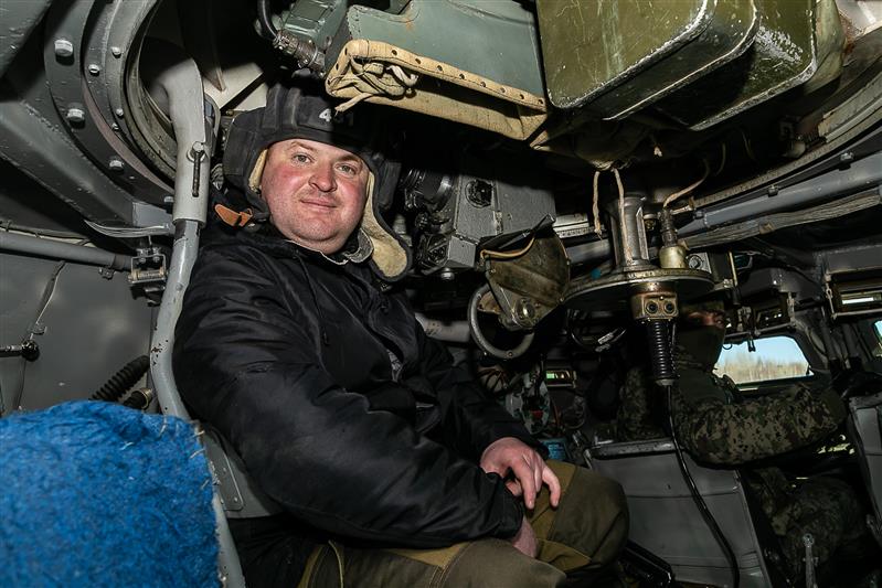 Победитель конкурса хабаровского радио провел день в спецназе Росгвардии (фото)