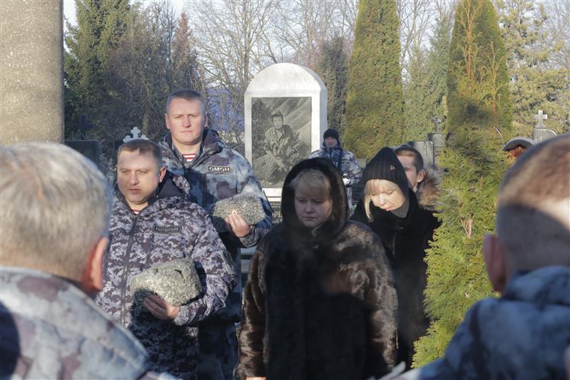 Тульские росгвардейцы почтили память Героя России Дмитрия Горшкова