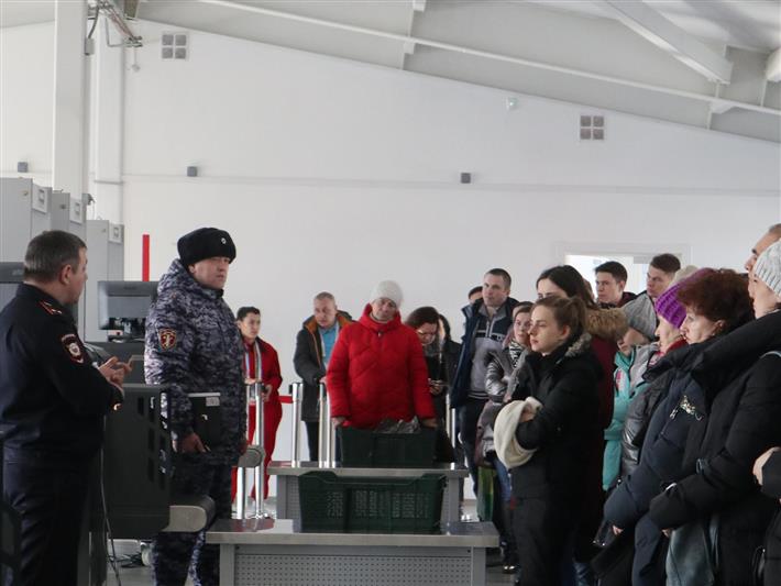 В Красноярске сотрудники Росгвардии приняли участие в межведомственных учениях  в преддверии первенства мира по керлингу