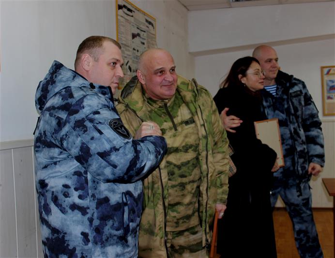 Известные российские актёры встретились с московскими рогвардейцами