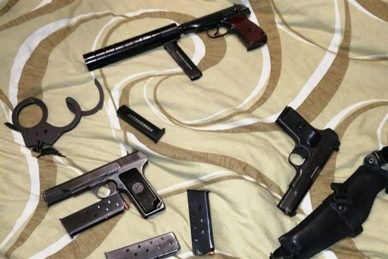 В Санкт-Петербурге сотрудники СОБР и полиции задержали подозреваемого в незаконном обороте взрывчатых веществ
