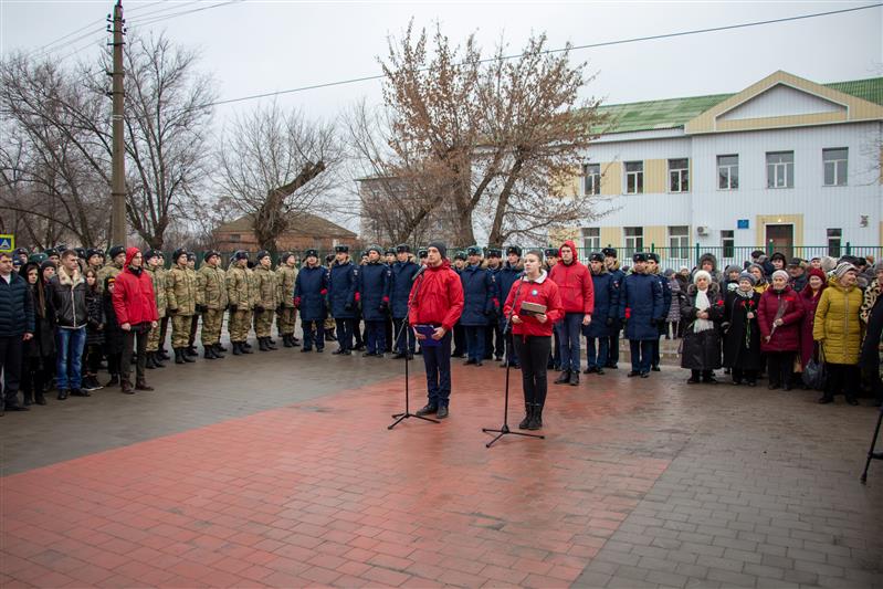 Военнослужащие и сотрудники Южного округа Росгвардии отдали дань уважения подвигу защитников Сталинграда