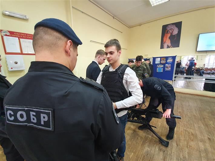Росгвардия продолжает проводить профориентационные мероприятия с молодёжью Ивановской области