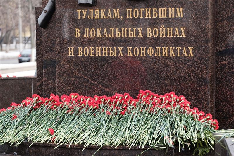 Военнослужащие и сотрудники Центрального округа Росгвардии приняли участие в памятных мероприятиях, посвященных Дню воинов-интернационалистов