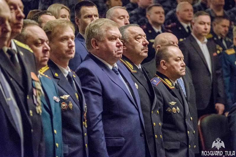 Губернатор Тульской области наградил отличившегося сотрудника Росгвардии