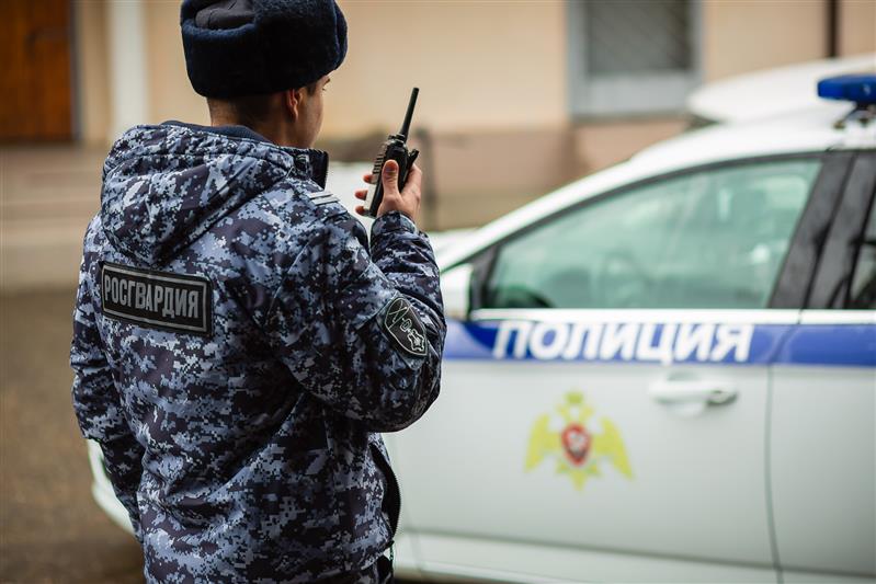 Краснодарские росгвардейцы  и сотрудники ДПС задержали  подозреваемых в угоне автомобиля