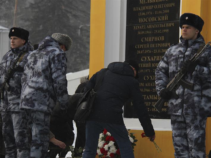 В Кузбассе почтили память сотрудников ОМОН, погибших при исполнении служебного долга
