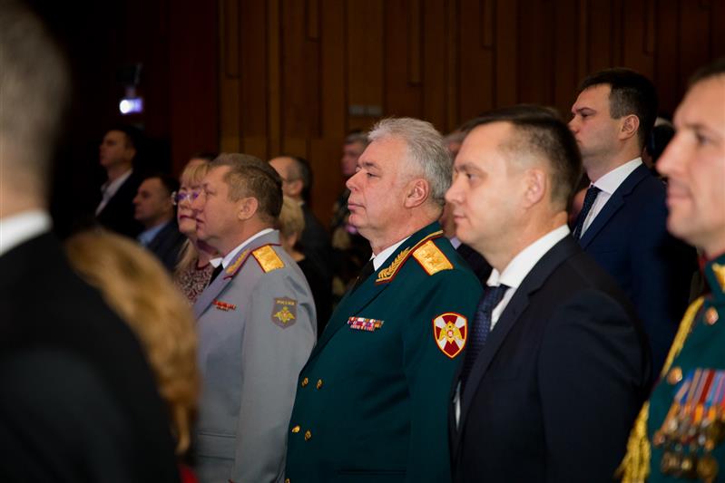 Крымские Росгвардейцы приняли участие в республиканских торжественных мероприятиях, посвященных празднованию Дня защитника Отечества