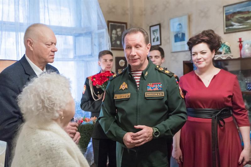 Генерал армии Виктор Золотов навестил Героя Советского Союза Алексея Волошина в день его 100-летнего юбилея