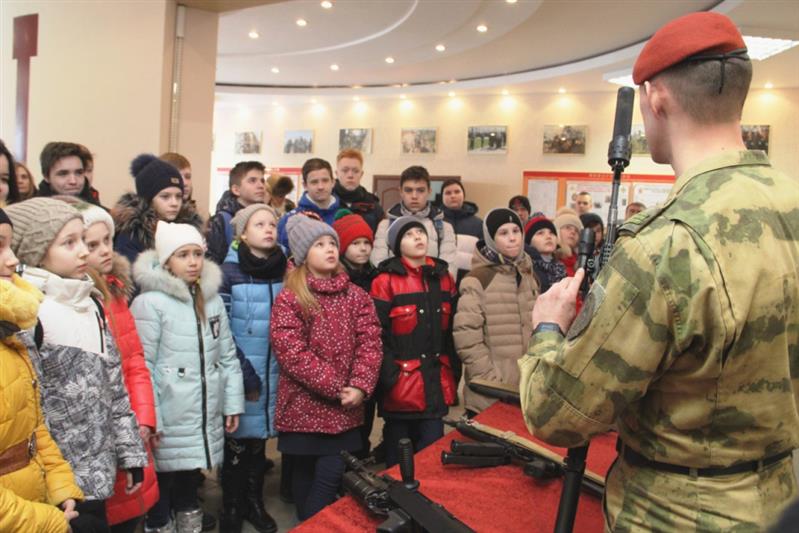 В преддверии Дня Защитника Отечества росгвардейцы провели патриотическое мероприятие для нижегородских школьников