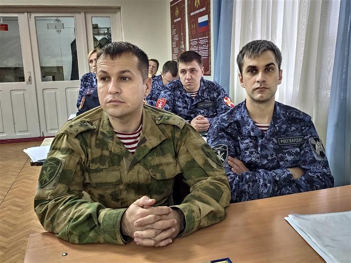Встреча росгвардейцев с ветераном Великой Отечественной войны состоялась в Севастополе