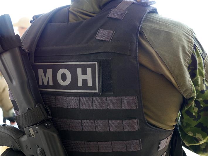 В Алтайском крае бойцы ОМОН задержали вооруженного злоумышленника 