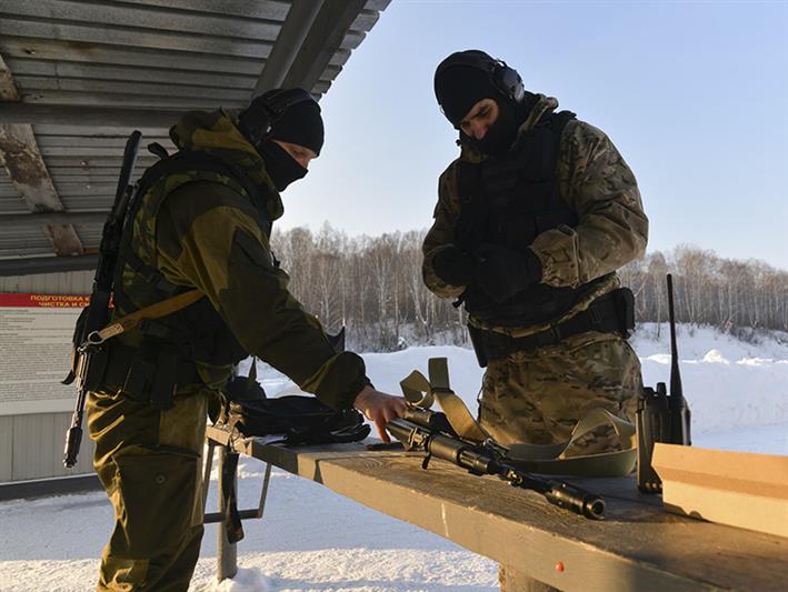 Известный кемеровский фотограф провел день в СОБР