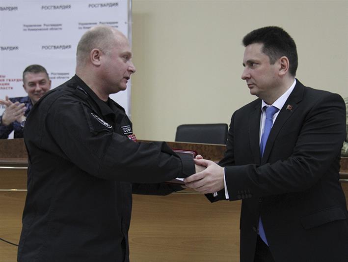 В Кемерове состоялось чествование офицеров СОБР