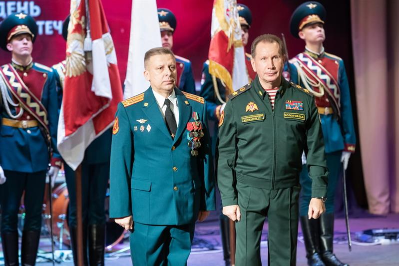 Директор Росгвардии генерал армии Виктор Золотов поздравил ветеранов и личный состав ведомства с Днем защитника Отечества