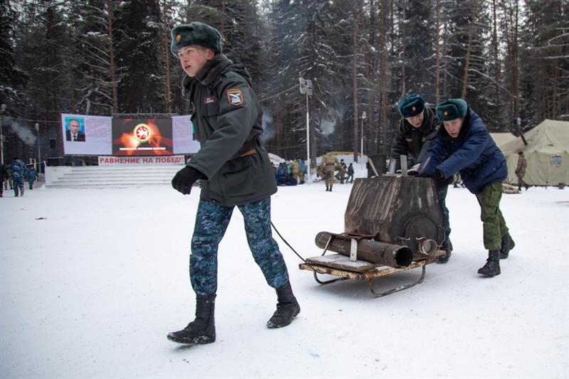 СЛЁТ НА БЕРЕГУ КАМЫ