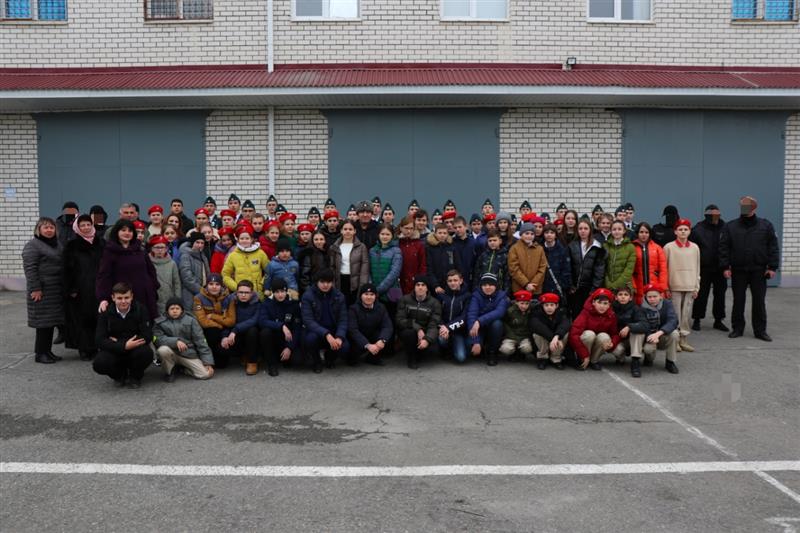 В Карачаево-Черкессии сотрудники ОМОН провели для учащихся республиканских школ тематическое мероприятие