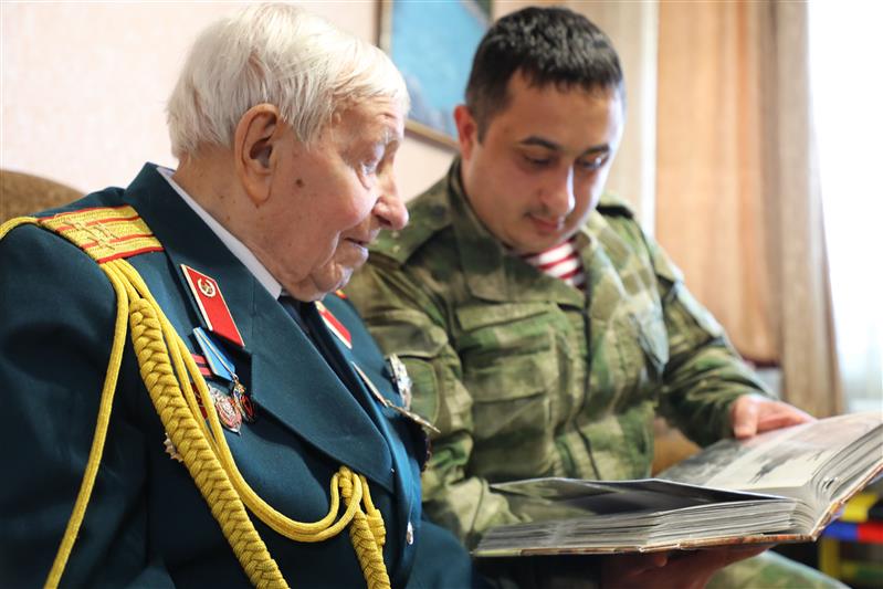 Военнослужащие владикавказского соединения Росгвардии присоединились к акции «Лица Победы. Летопись подвига»
