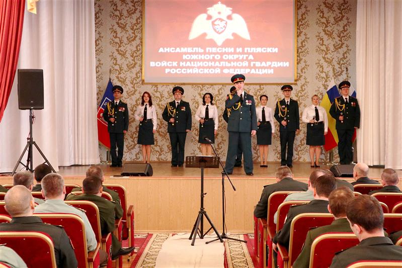 Командующий Южным округом Росгвардии и начальник донского управления ведомства поздравили подчиненных с Днем защитника Отечества