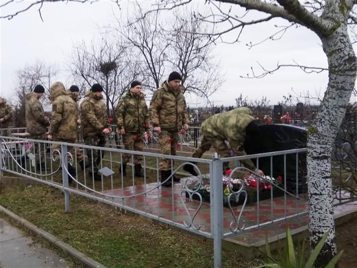 Сотрудники ставропольского ОМОН почтили память боевых товарищей, погибших при исполнении воинского долга