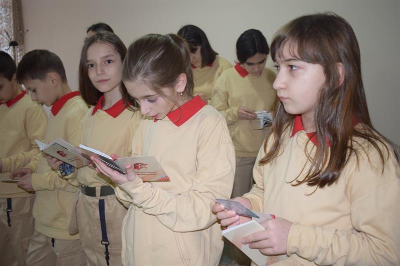 Юнармейцы Дагестана побывали в гостях у Росгвардии