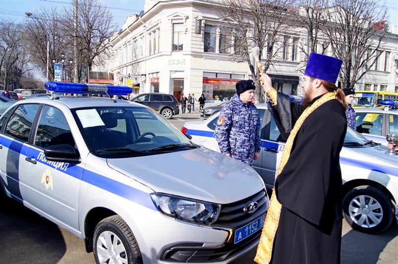 Вневедомственной охране Крыма переданы новые патрульные автомобили (фото, видео)