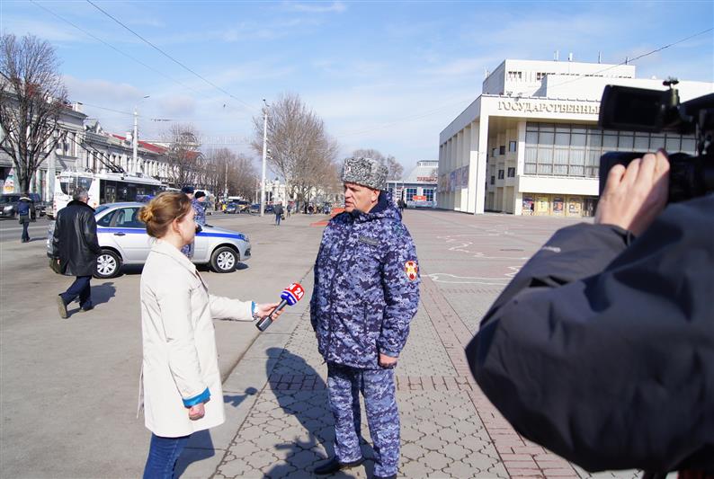 Вневедомственной охране Крыма переданы новые патрульные автомобили (фото, видео)