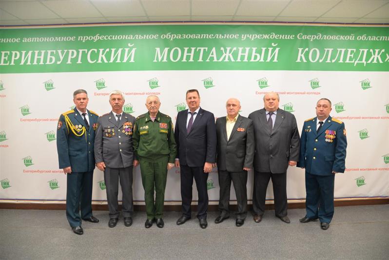 Ветераны Уральского округа Росгвардии дали старт мероприятиям, приуроченным ко Дню защитника Отечества