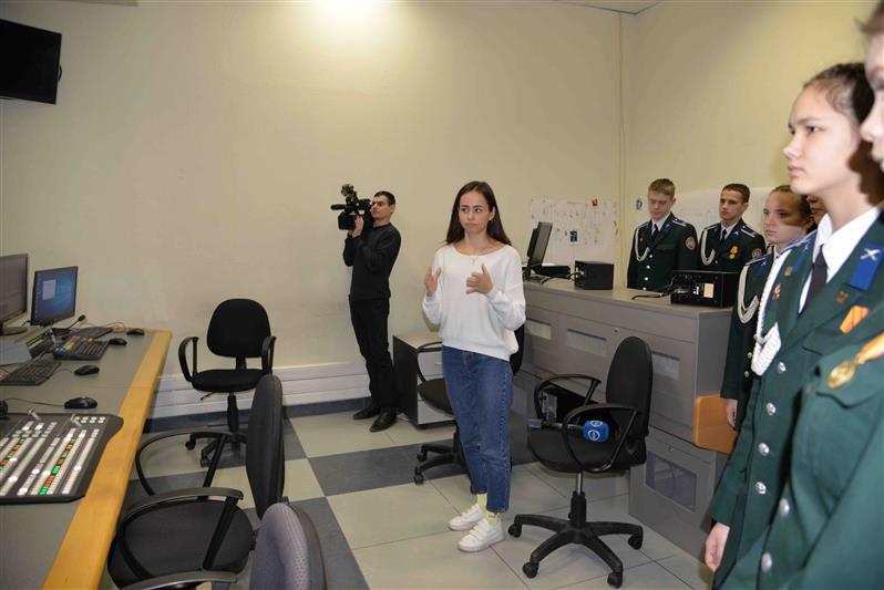 Учащиеся екатеринбургского кадетского корпуса Росгвардии посетили областное телевидение (видео)