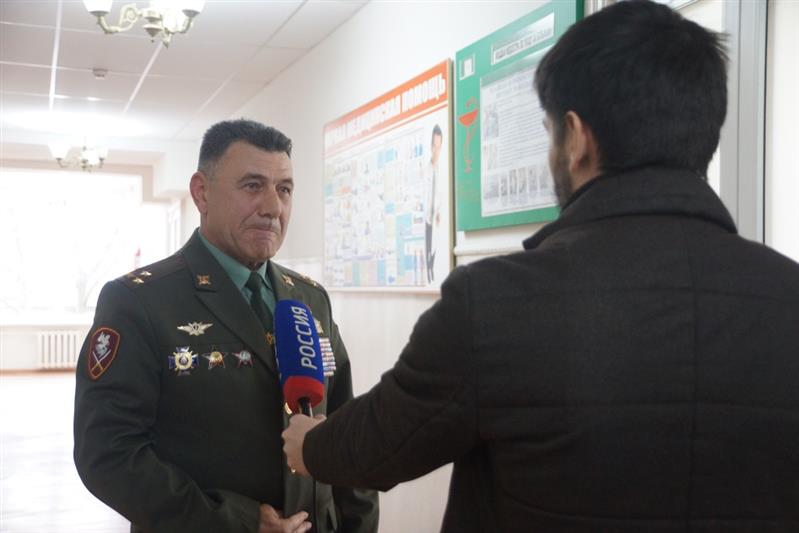 Офицер Росгвардии, воевавший в Афганистане, рассказал о своём боевом пути чеченским студентам 