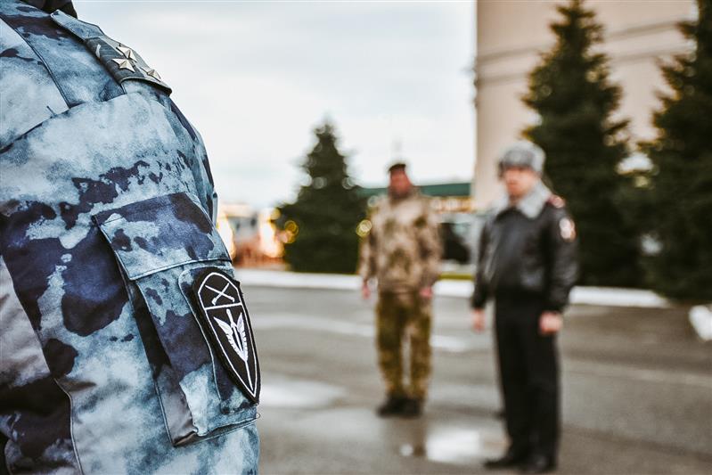 Росгвардейцев, выполнивших служебно-боевые задачи в северо-кавказском регионе, торжественно встретили в Майкопе