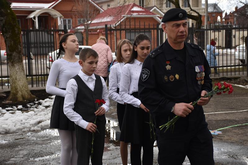 Офицер ОМОН рассказал майкопским школьникам о войне в Афганистане